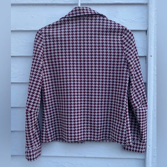 Stylish Houndstooth Blazer Jacket in Maroon and White - Picture 6 of 8